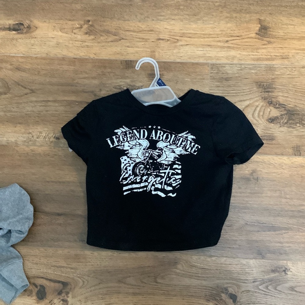 size S shien cropped top